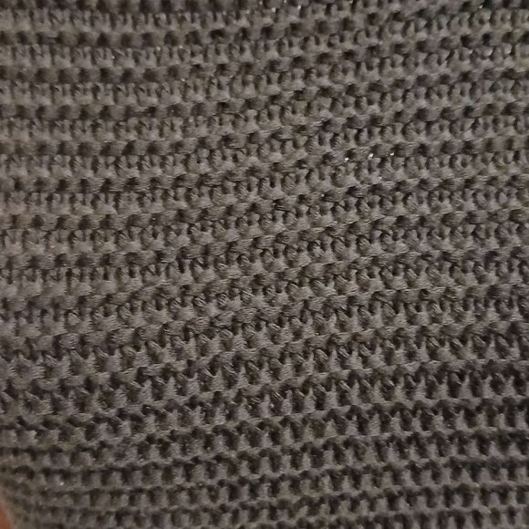 Sleeveless Turtleneck Black Garment - Picture 5 of 7